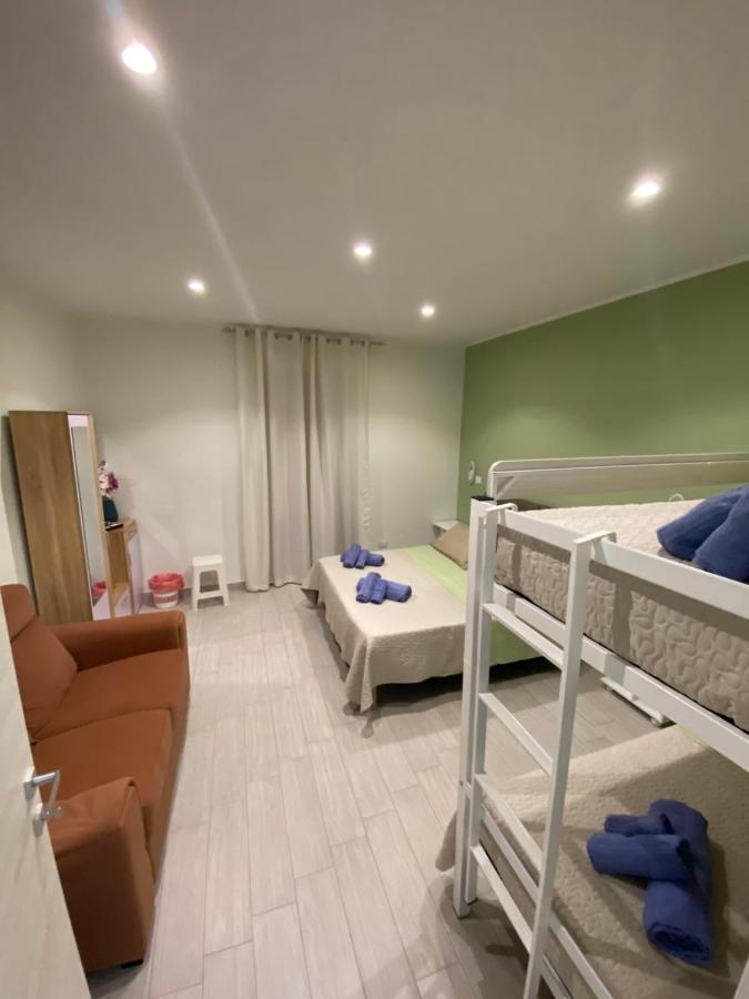 Casa Quadrifoglio Apartment ตารันโต ภายนอก รูปภาพ